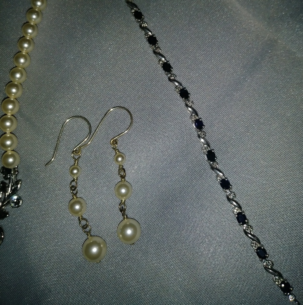Pearl necklace with flower, earrings and bracelet - Picture 4 of 4